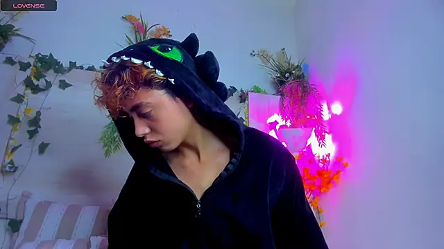 Twinkk Guy online show from 23, 11, 2025