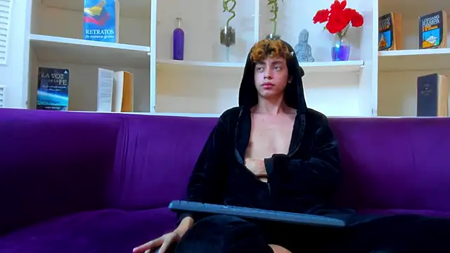 Twinkk Guy online show from 27, 11, 2025