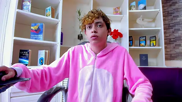 Twinkk Guy online show from 23, 11, 2025