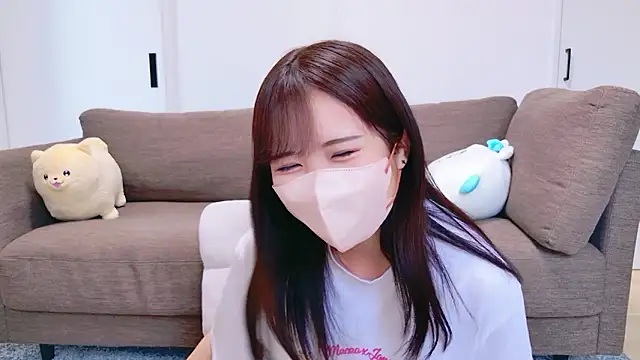 Nemu chan  online show from 28, 4, 2026