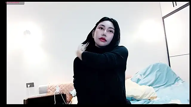 xiaoyanlin07 online show from 17, 11, 2025