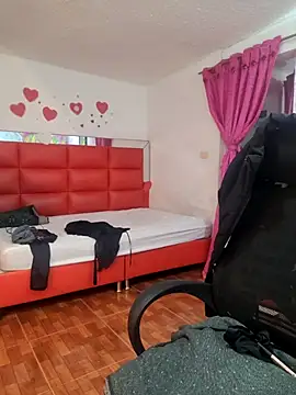 Scarlet curly online show from 24, 11, 2025