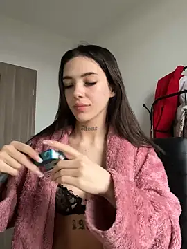 Snapshot of lunababy77 chatting on 6, 2, 2026 lunababy77 online show from 6, 2, 2026