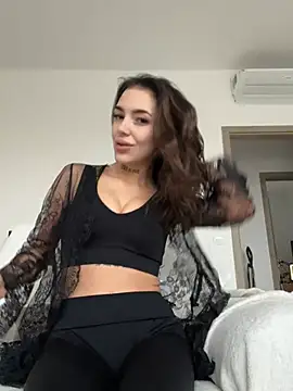 Snapshot of lunababy77 chatting on 21, 2, 2026 lunababy77 online show from 21, 2, 2026