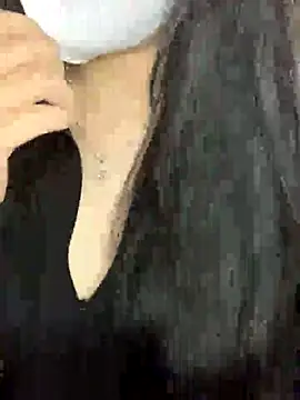 Hanni 22 online show from 30, 11, 2025