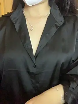 Hanni 22 online show from 18, 11, 2025