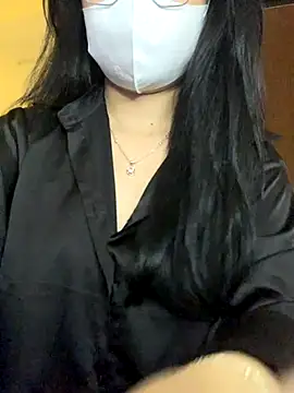 Hanni 22 online show from 19, 11, 2025