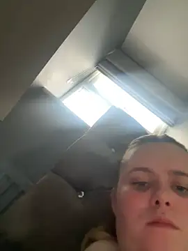 Blonde Bunny online show from 5, 2, 2026