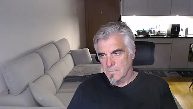 Buidapest online show from 18, 5, 2026