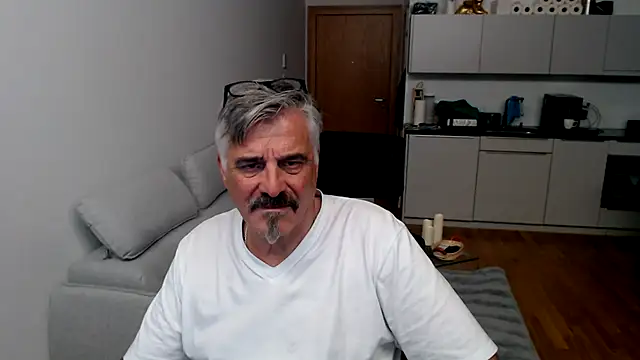 Buidapest online show from 17, 1, 2026