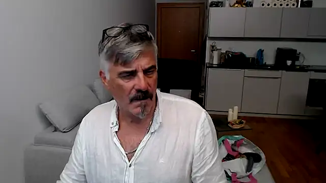 Buidapest online show from 16, 1, 2026