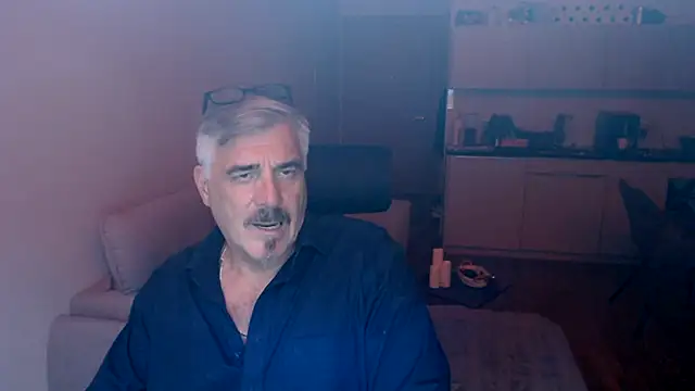 Buidapest online show from 18, 12, 2025