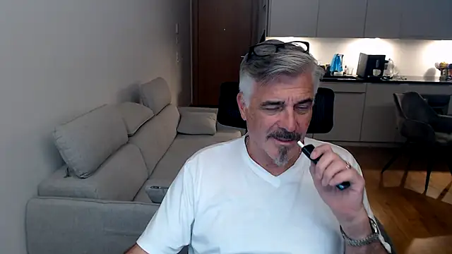 Buidapest online show from 28, 2, 2026