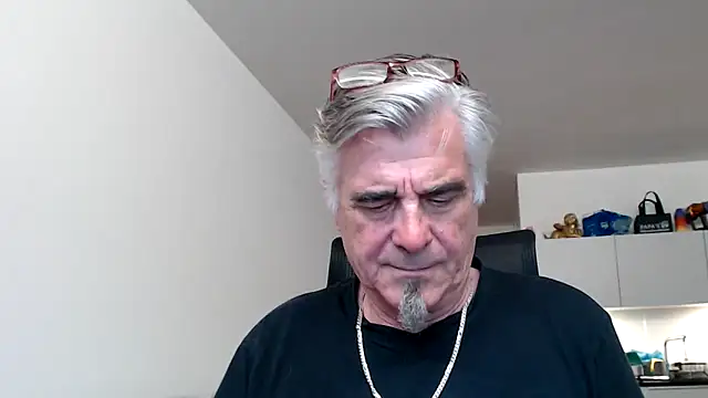 Buidapest online show from 16, 5, 2026