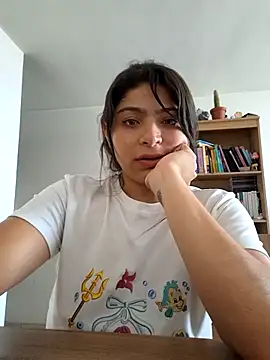 Snapshot of Emyii_ chatting on 22, 7, 2026 Emyii online show from 22, 7, 2026