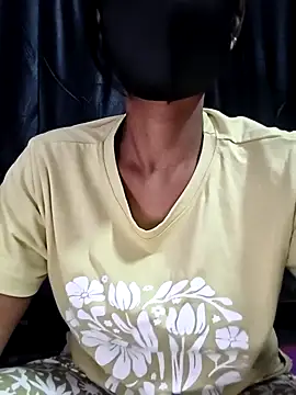 StrawberryCouples online show from 19, 11, 2025