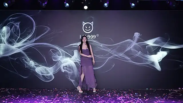 LU-909 online show from 18, 12, 2025