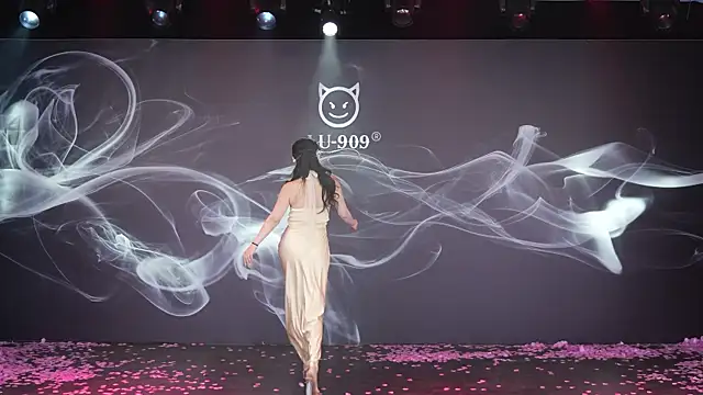 LU-909 online show from 26, 11, 2025