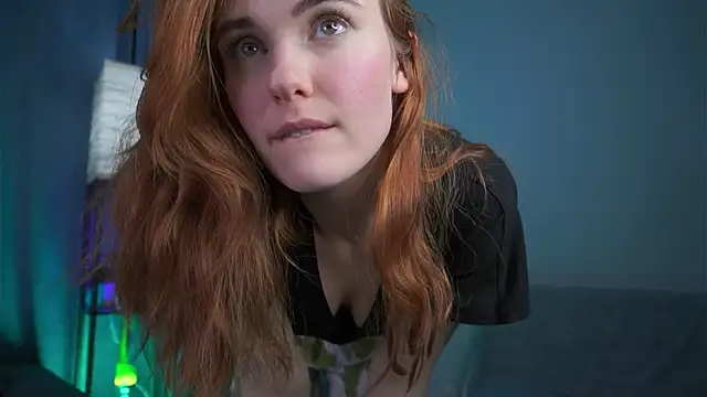 foxy cute4you online show from 2, 12, 2025