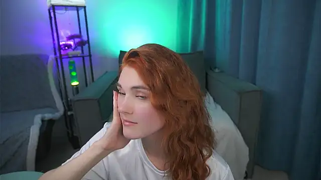 foxy cute4you online show from 12, 4, 2026