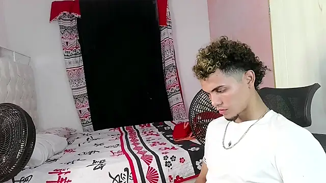 Snapshot of MischievousDuo chatting on 1, 12, 2025 MischievousDuo online show from 1, 12, 2025