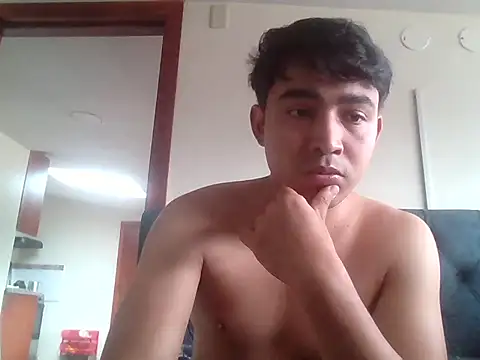 Snapshot of augustboyy chatting on 17, 11, 2025 augustboyy online show from 17, 11, 2025