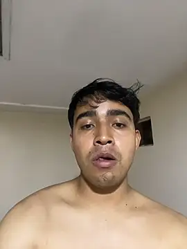 Snapshot of augustboyy chatting on 18, 11, 2025 augustboyy online show from 18, 11, 2025