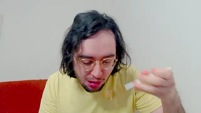 Snapshot of eren_jaeger2000 chatting on 11, 2, 2026 eren jaeger2000 online show from 11, 2, 2026