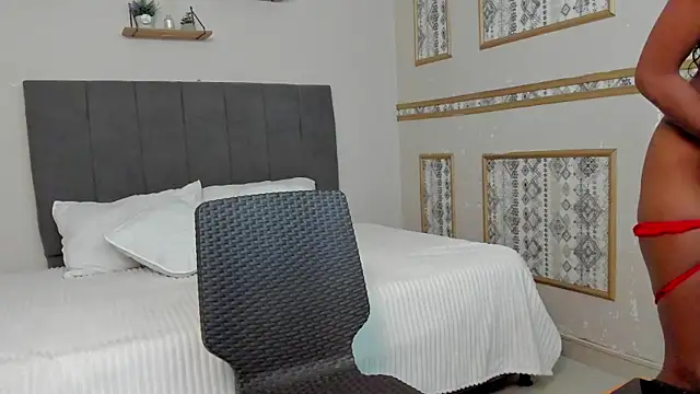 MIssZhoe online show from 18, 11, 2025