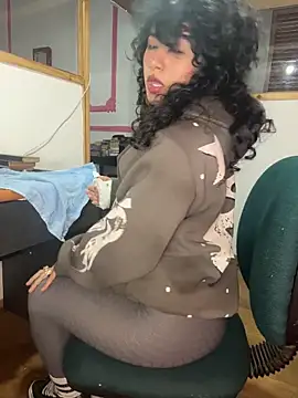 Snapshot of justcallmemargo chatting on 6, 5, 2026 justcallmemargo online show from 6, 5, 2026