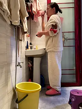 Yes-Baby-A online show from 8, 1, 2026