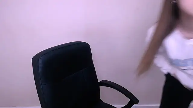 Snapshot of MillaTems_ chatting on 6, 1, 2026 MillaTems online show from 6, 1, 2026