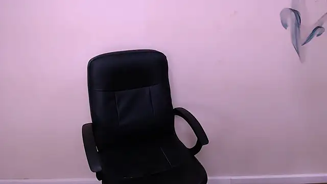 Snapshot of MillaTems_ chatting on 16, 12, 2025 MillaTems online show from 16, 12, 2025