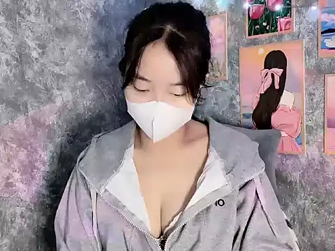 Hellen2999 online show from 5, 12, 2025