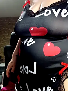 LeillaaX online show from 4, 4, 2026