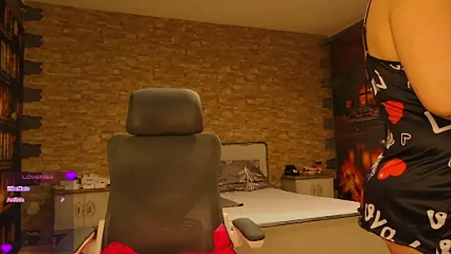 LeillaaX online show from 7, 4, 2026