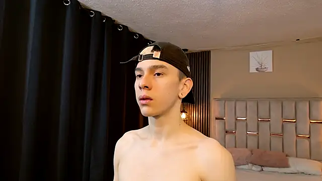 Snapshot of James_Adams_01 chatting on 21, 2, 2026 James Adams 01 online show from 21, 2, 2026