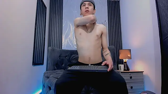 Snapshot of James_Adams_01 chatting on 17, 1, 2026 James Adams 01 online show from 17, 1, 2026