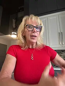 Snapshot of FitCougar chatting on 22, 3, 2025 FitCougar online show from 22, 3, 2025