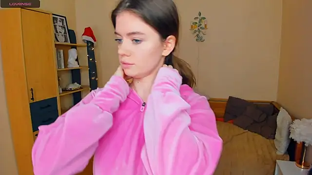 AngelesBenitz online show from 10, 3, 2026