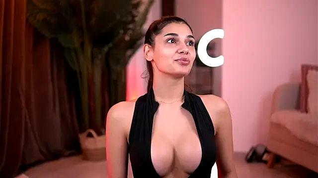 LuvCaprice online show from 18, 12, 2025