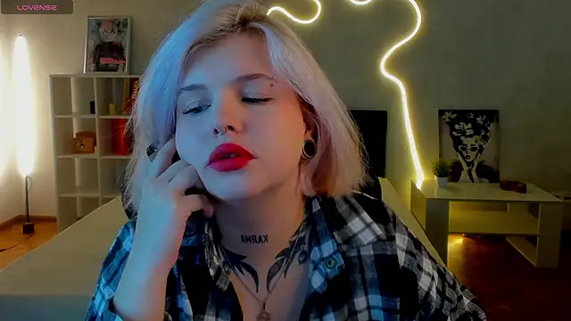 shadow  purrr online show from 23, 11, 2025