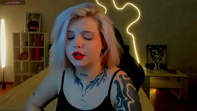 shadow  purrr online show from 24, 11, 2025