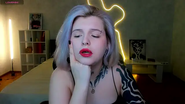 shadow  purrr online show from 30, 11, 2025