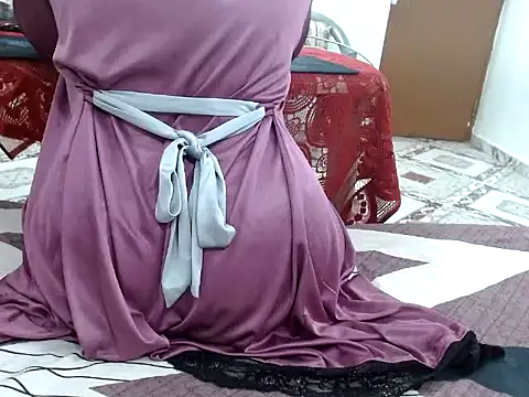 raveena hot online show from 8, 2, 2026