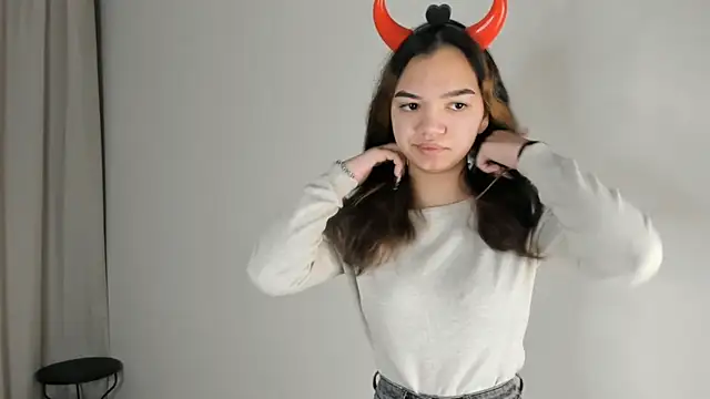 CoreenLuebbers online show from 26, 11, 2025