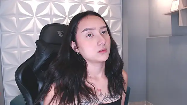 HorneyyQueen online show from 24, 11, 2025