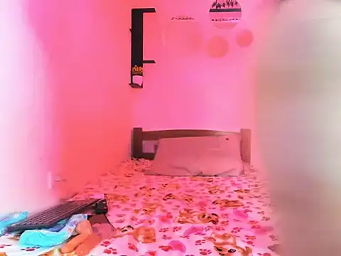 Babyhoney18 online show from 16, 12, 2025