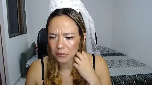 Annie Cervantez online show from 28, 5, 2026