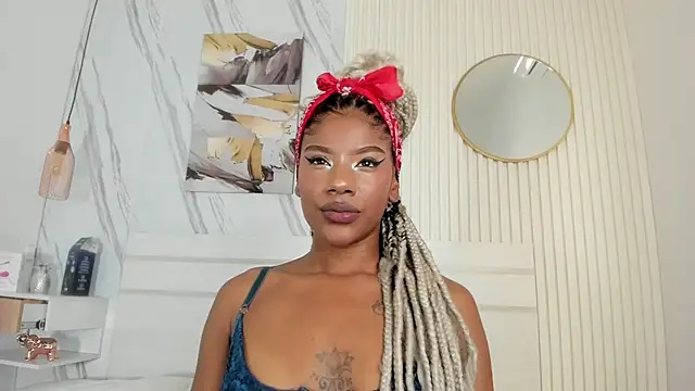 Snapshot of Afro_Luna chatting on 5, 3, 2026 Afro Luna online show from 5, 3, 2026